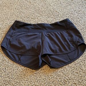 Lululemon Black Running Shorts Size 8 Regular in Like New Condition